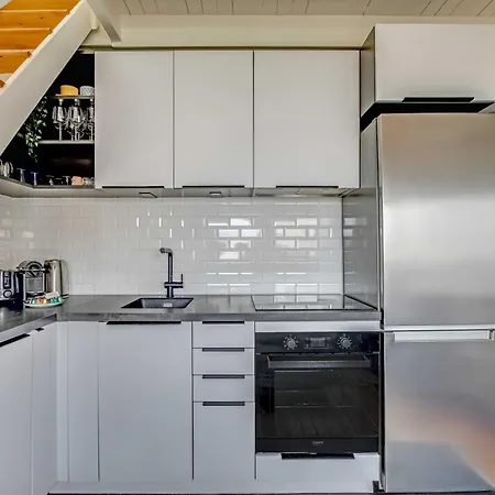 3p Duplex On The Outskirts Of Paris *